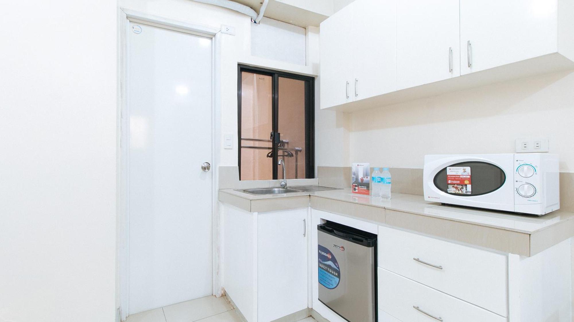 Reddoorz Near Pasay Taft Hotel Buitenkant foto