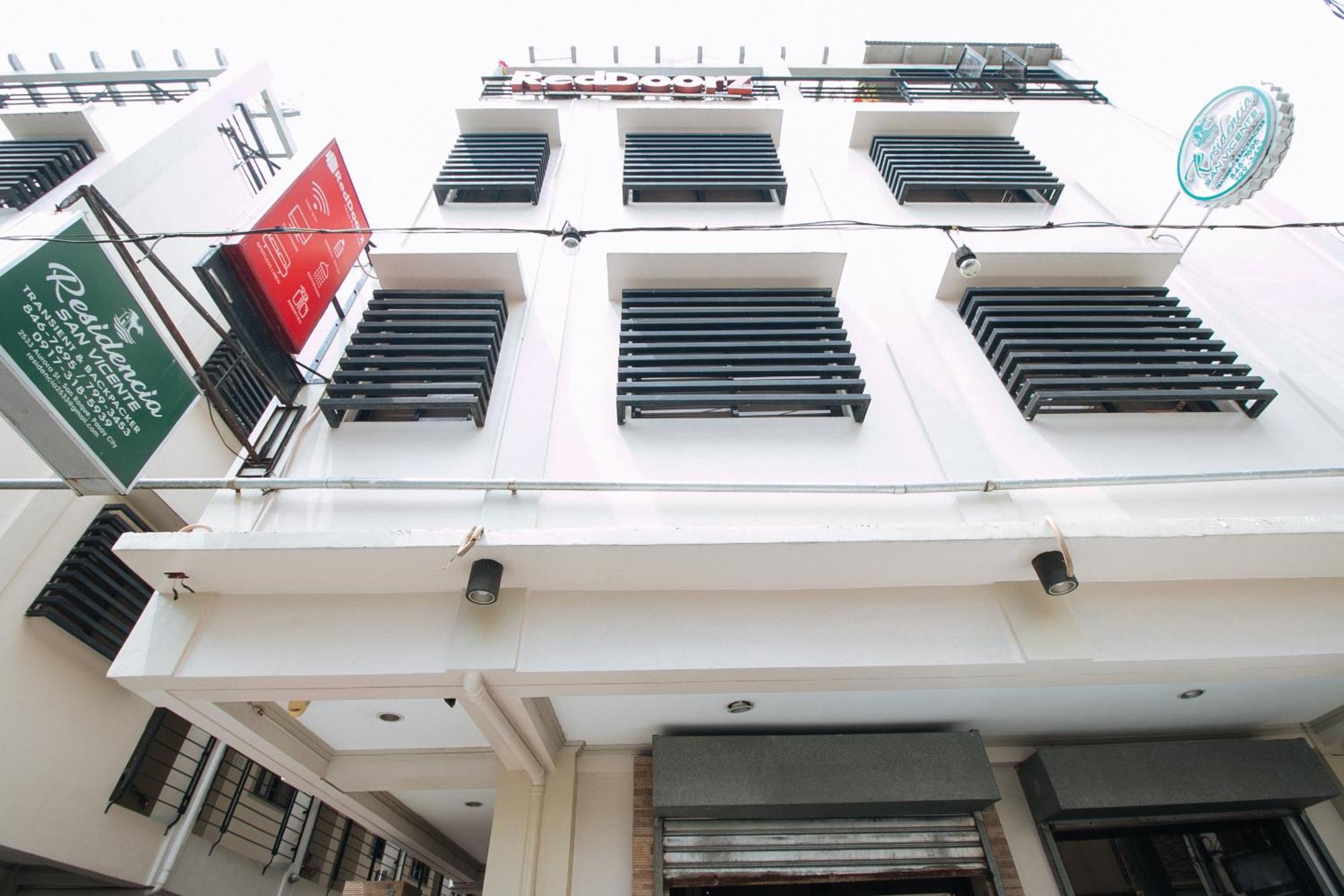 Reddoorz Near Pasay Taft Hotel Buitenkant foto