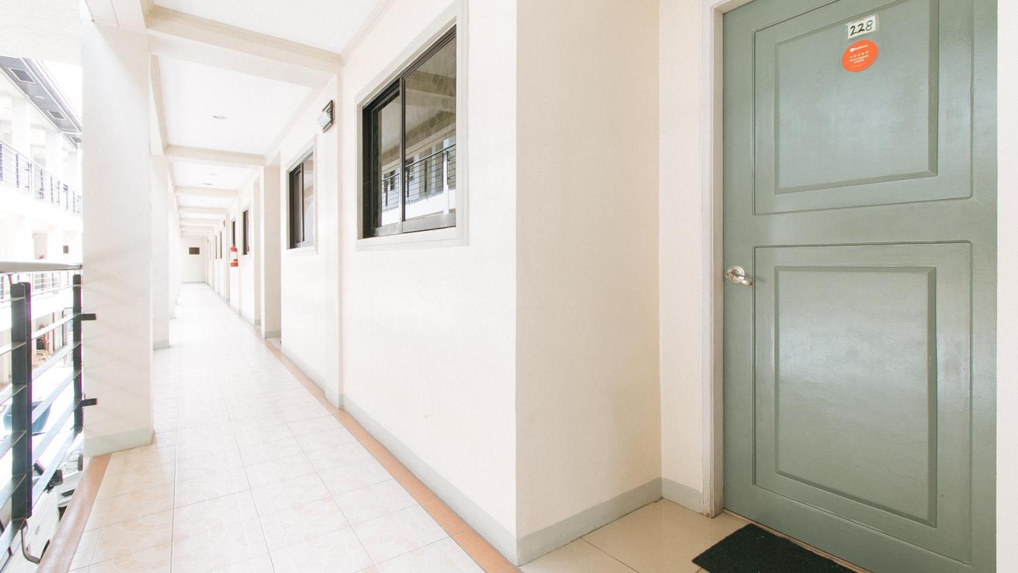 Reddoorz Near Pasay Taft Hotel Buitenkant foto